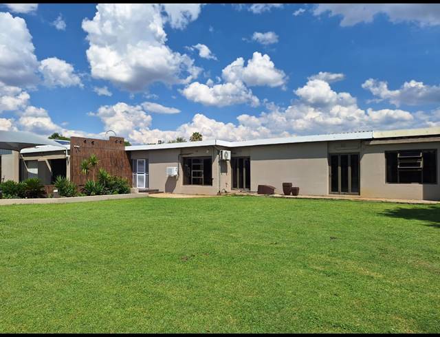 4 BEDROOM HOUSE FOR SALE IN RENSBURG